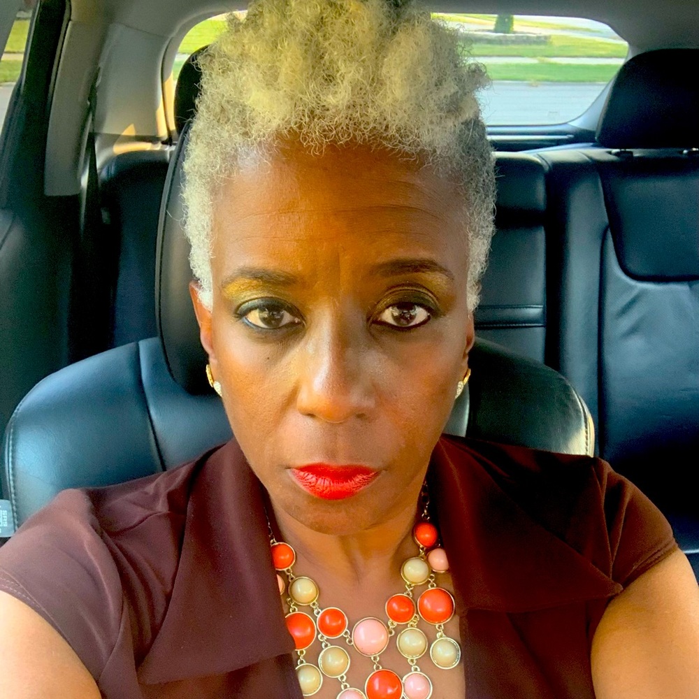Meet your Posher, Shelia